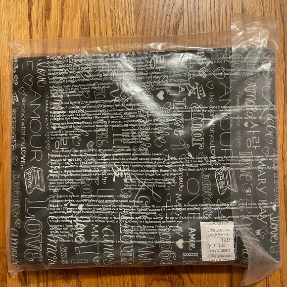 MARY KAY ROLL UP TRAVEL BAG (NEW) unfilled - Picture 3 of 4